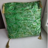 Декоративная подушка ручной работы GREEN, 40 х 40 см с кисточками